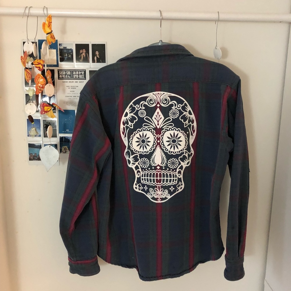 Flannel with skul design